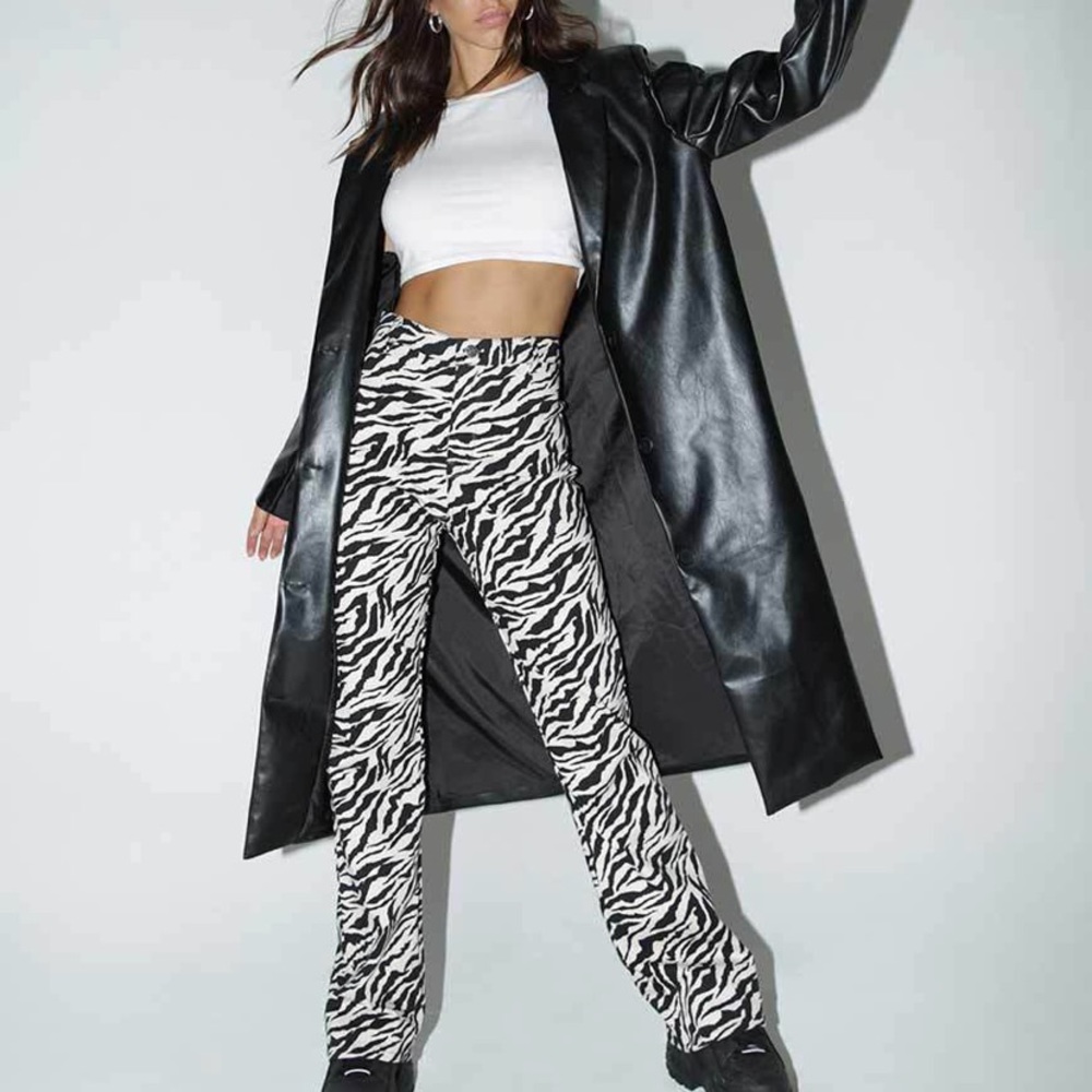 Motel Rocks Woven Trouser 90’s Zebra Black & White